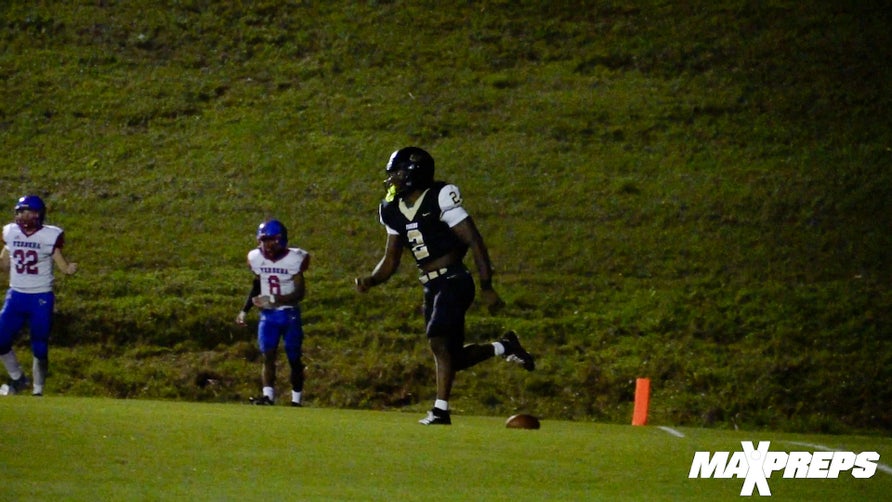 Elba star joins Derrick Henry on list of backs to top 10K.