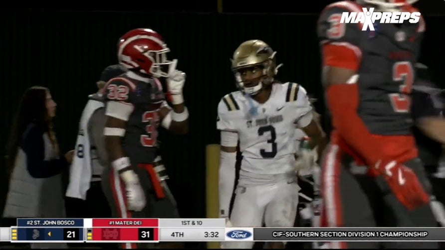 Highlights of Mater Dei's (Santa Ana, CA) 31-24 win over St John Bosco (Bellflower, CA).