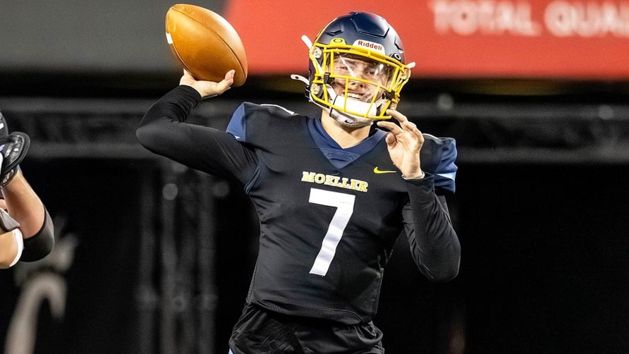 Junior season highlights of Archbishop Moeller's (Cincinnati, OH) 3-star quarterback Matt Ponatoski. He threw for 4,187 yards and 57 touchdowns.