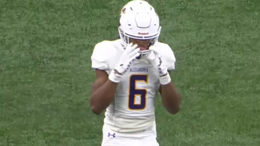 Senior season highlights of Alexandria's (LA) 4-star running back JT Lindsey. He rushed for 2,476 yards and 33 touchdowns.