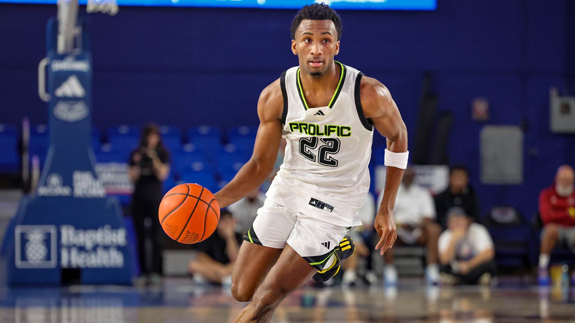 Darryn Peterson of Prolific Prep (CA) shows out at Hoophall Classic