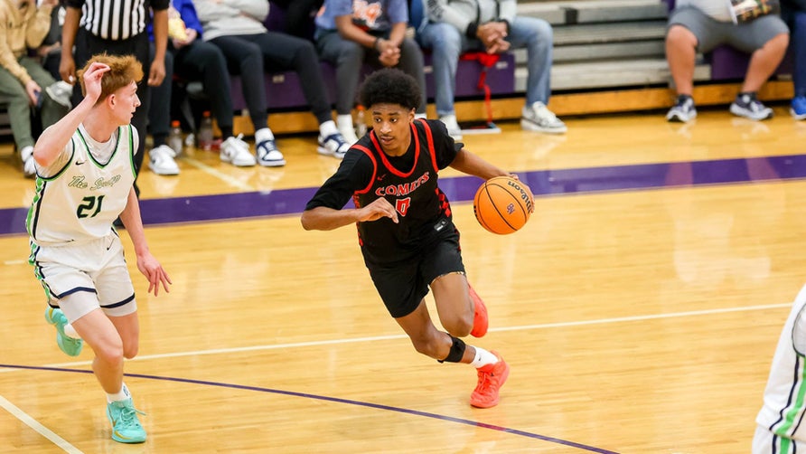 Top 10 junior prospect averaged 16.0 points, 8.0 rebounds and 2.3 assists per contest across three games for the Comets.