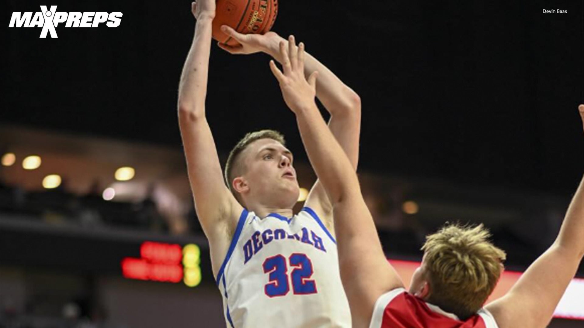 Former Kansas star Raef LaFrentz's son Cael LaFrentz is making headlines!