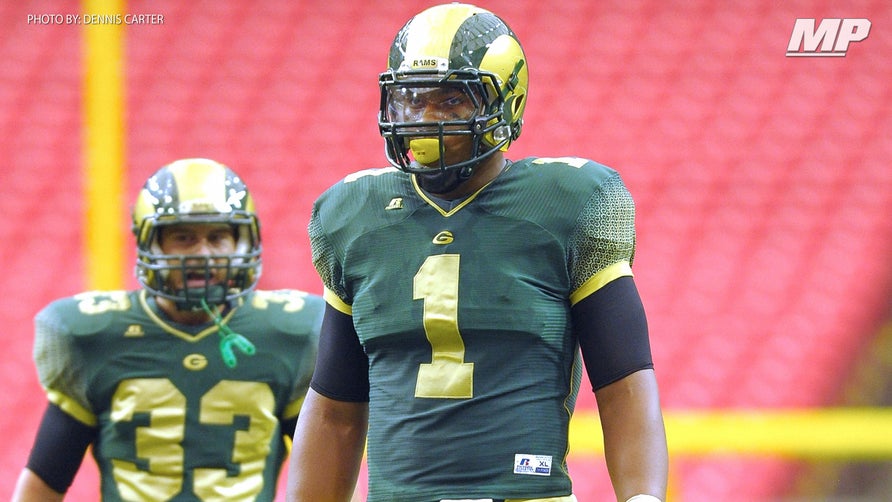 2016 NFL Draft

High school football highlights of Mississippi's Robert Nkemdiche when he was at Grayson (GA).