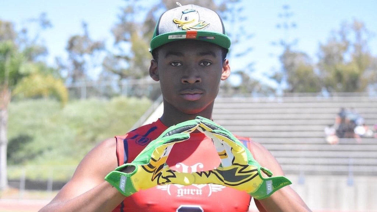 Oregon commit returns two punts for scores