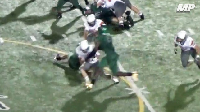 Kennedale's (TX) 5-star linebacker Baron Browning steals the ball from the ball carrier and takes it back for the defensive score.