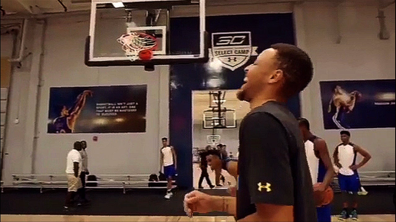 Terrance Ferguson impresses Steph Curry