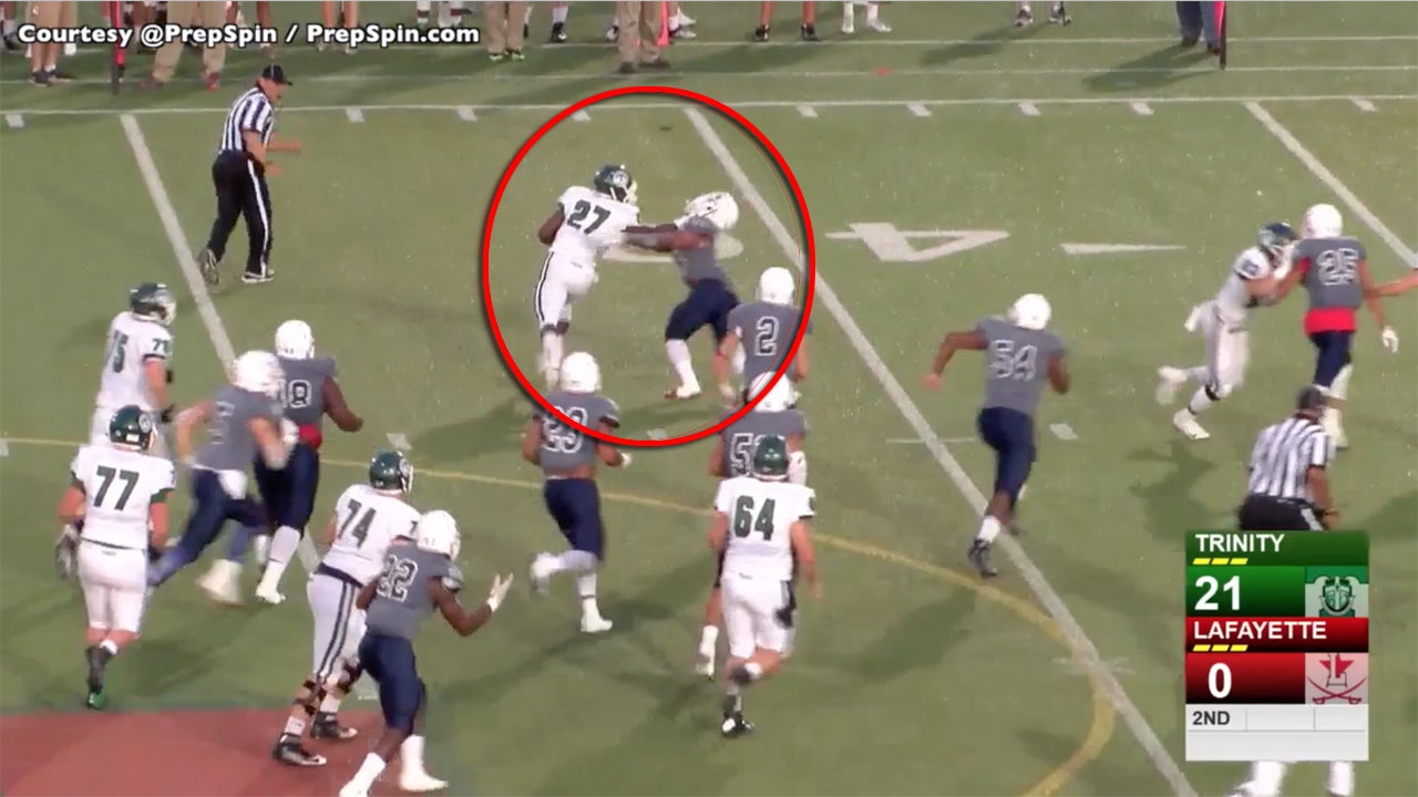 Takes On 7 Defenders At One Time