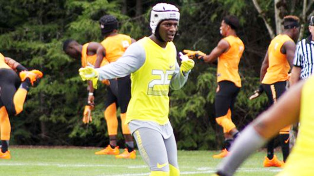 Junior highlights of Angelton's (TX) 5-star safety B.J. Foster.