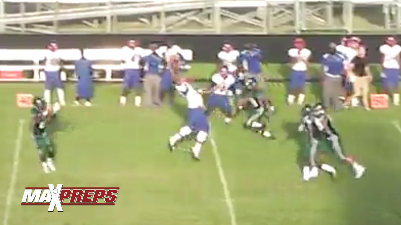 6-FOOT-2 sophomore makes one-handed grab