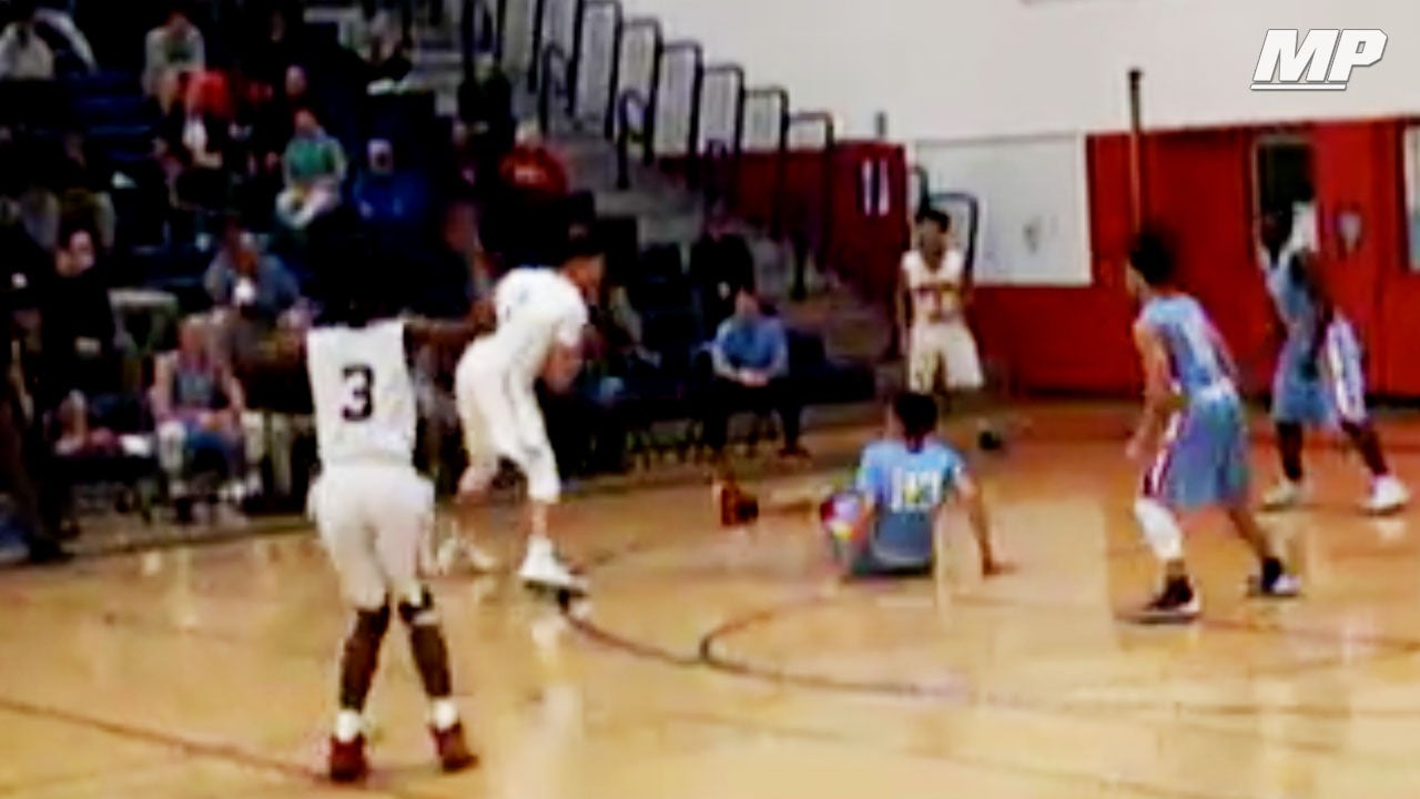 Michael Porter Jr. breaks defenders ankles