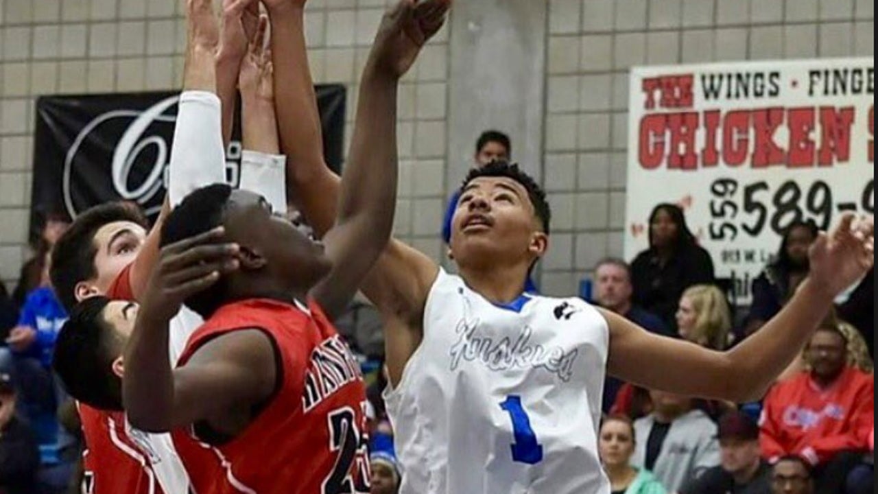 Dameane Douglas with big time dunks