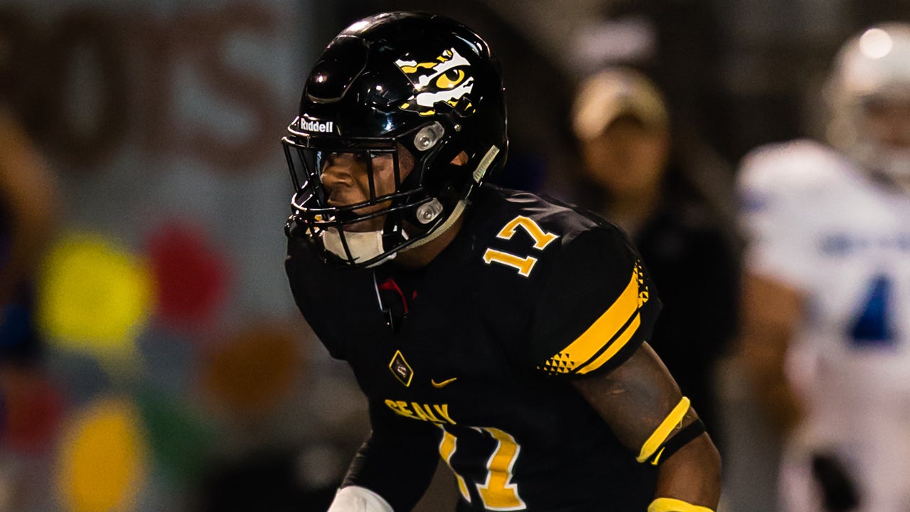 B.J. Randle makes big-time interception