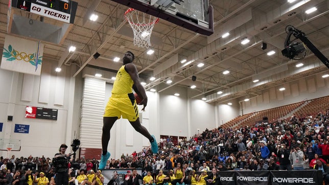 Duke commit and 2018 Powerade Jam Fest Champion.  Zion Williamson of Spartanburg Day (SC) took home the trophy after putting on a show at Morehouse College.  The clear favorite did not disappoint.