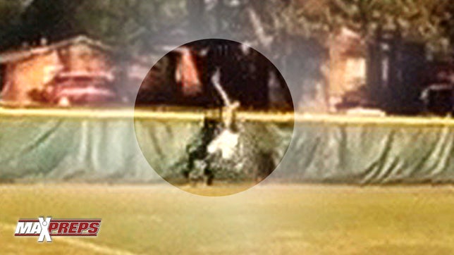 12 year old, Stone Williams of Twin City Outlaws (Texarkana, AR), robs a homer.