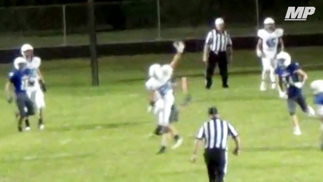 One-handed grab, 99-yard touchdown, #MPTopPlay