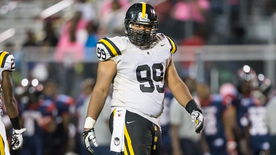The top five plays of Neville's (LA) five-star defensive tackle Rashard Lawrence.