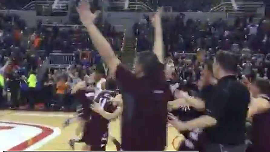 Rockridge advanced to the Class 2A state title game as Carson Frakes hits buzzer-beater.