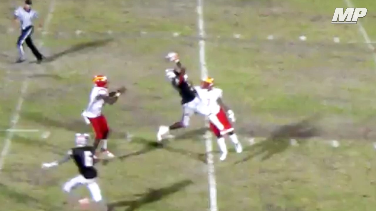 Tennessee commit makes big-time play in scrimmage