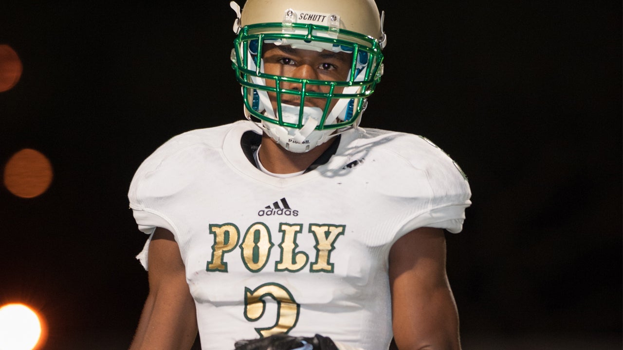 Jack Jones breaks defender's ankles for long TD