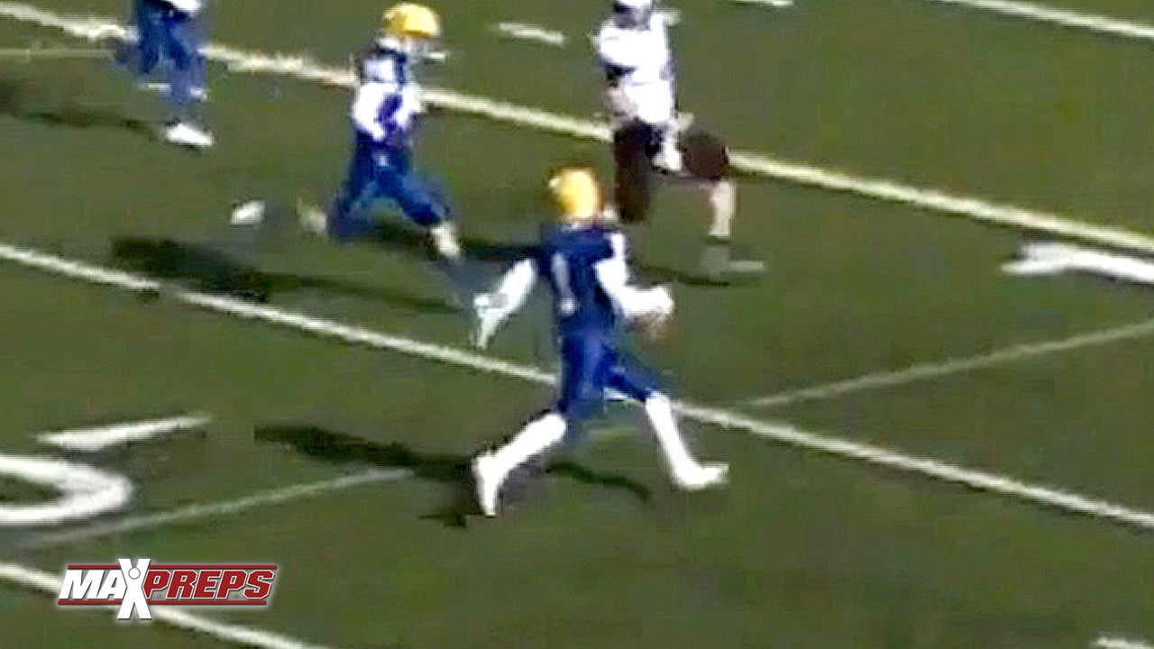 Jaxson Turner toys with defenders on punt return