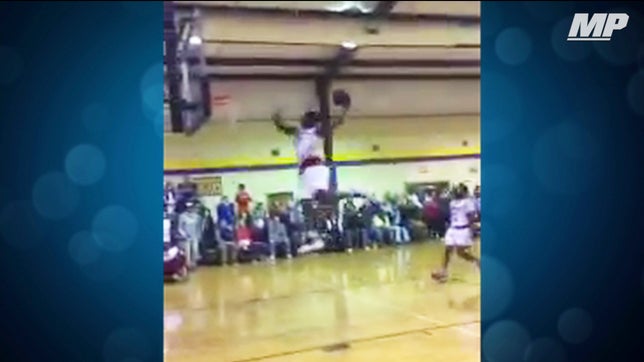 Spartanburg Day's (SC) 5-star forward Zion Williamson is at it again as he throws down a nasty 360 dunk.

Video courtesy: Blaine Albertson