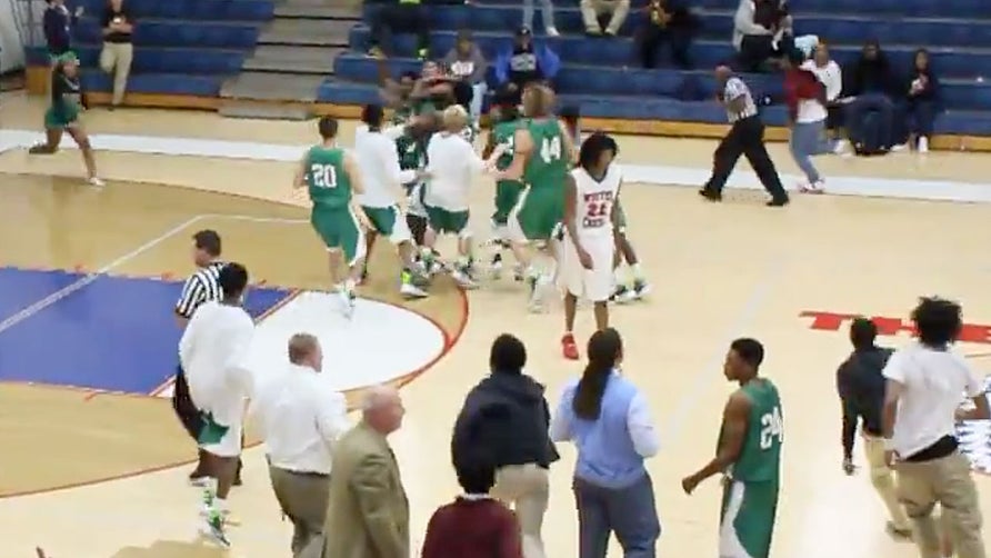 Montereon Mckissack of Hillwood nails the last second shot. Video by Danny Suba