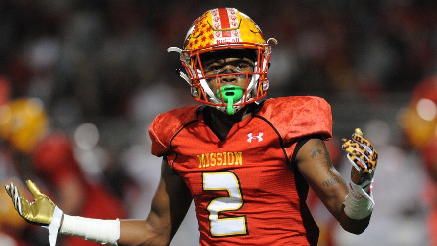 Ultimate highlights of Mission Viejo's (CA) 4-star cornerback Olaijah Griffin, the son of Warren G.