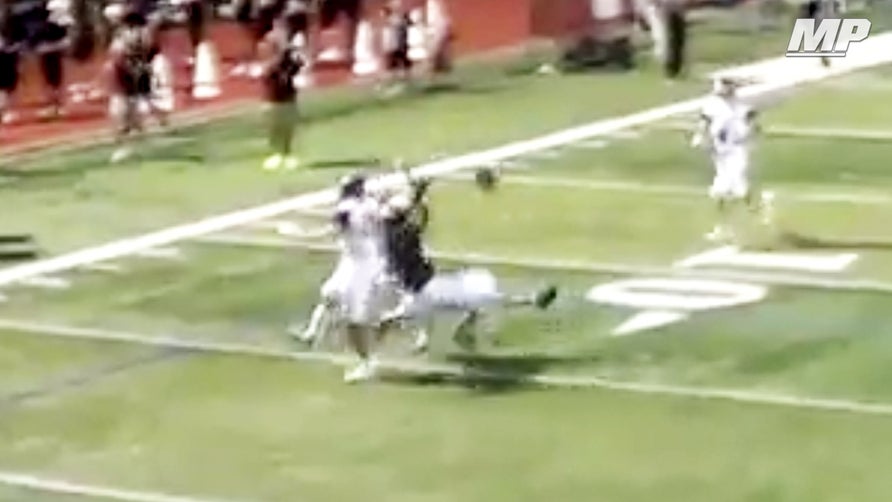 Lewisville's (TX) 4-star wide receiver Tyrell Shavers makes an insane circus catch off his foot.