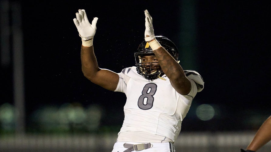 Highlights of St. Frances Academy's (MD) 4-star defensive end Derrick Moore.