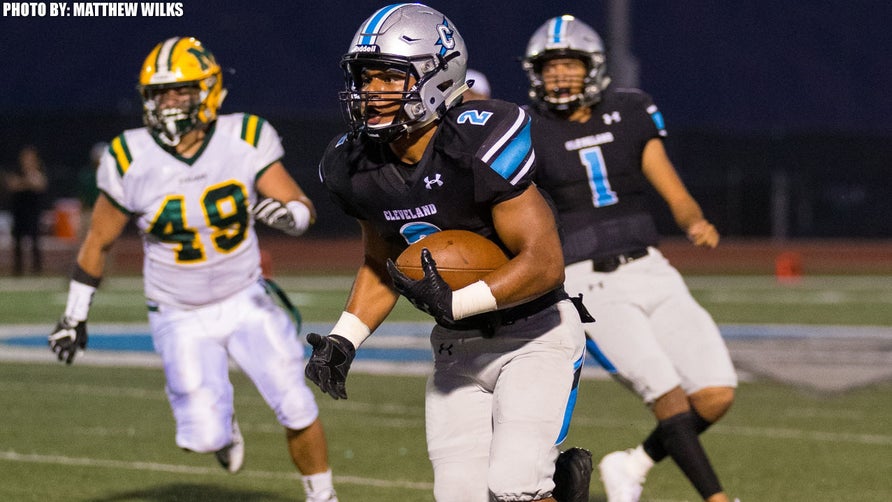 Senior highlights of Cleveland's (NM) starting running back Dorian Lewis.